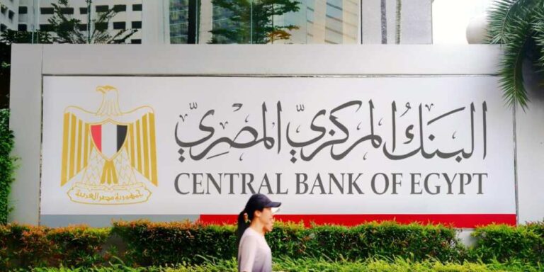 Why Foreign Central Banks Are Fleeing the Dollar—for Gold